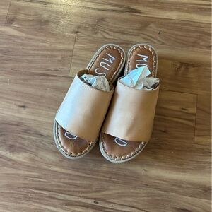 Platform Musse & Cloud Sandals 36